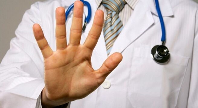 El médico indica las advertencias antes del aumento del pene